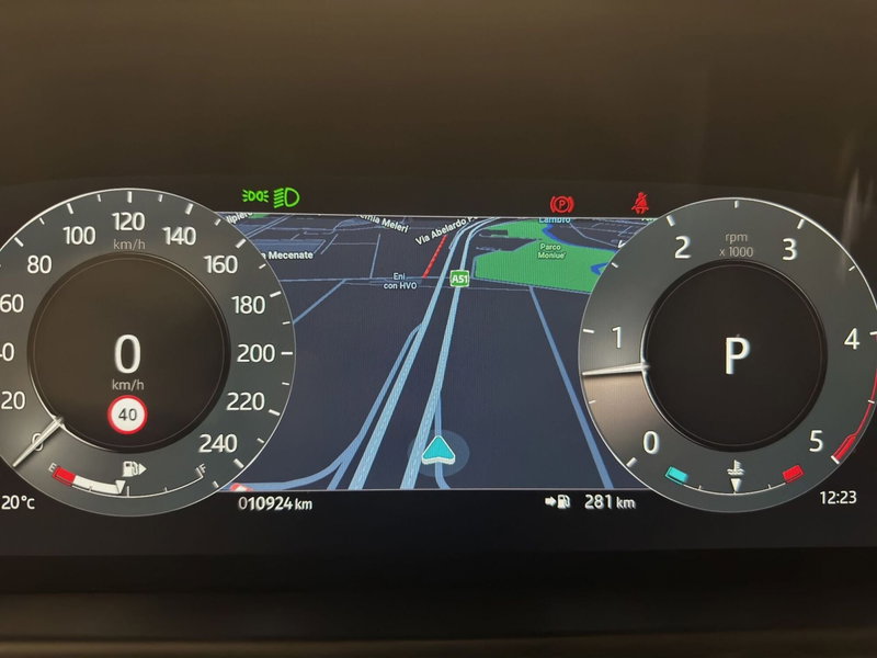 Land Rover Range Rover Velar usata a Milano (10)