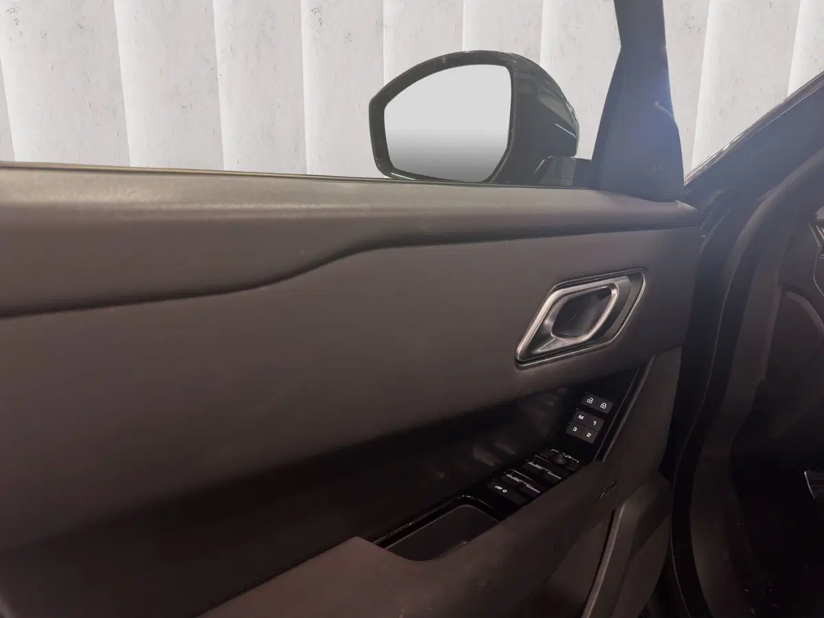 Land Rover Range Rover Velar usata a Milano (15)