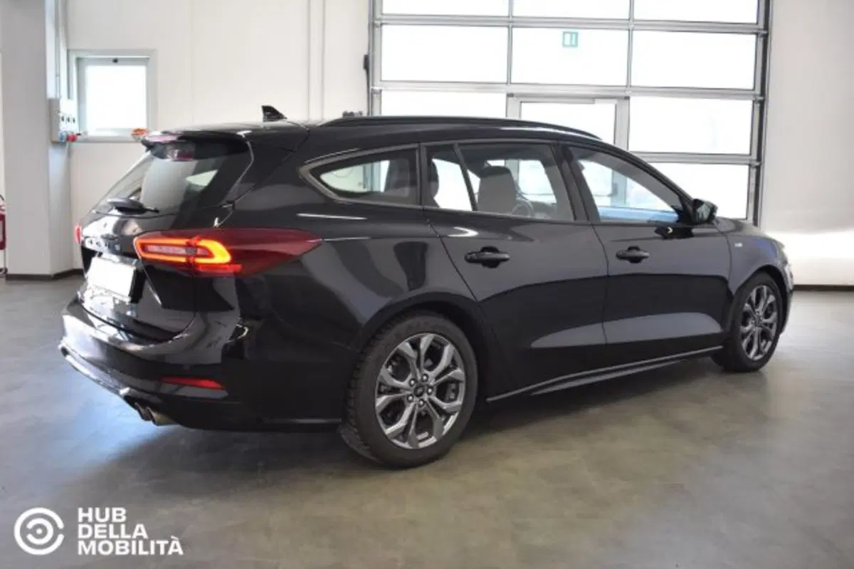 Ford Focus Station Wagon usata a Perugia (4)