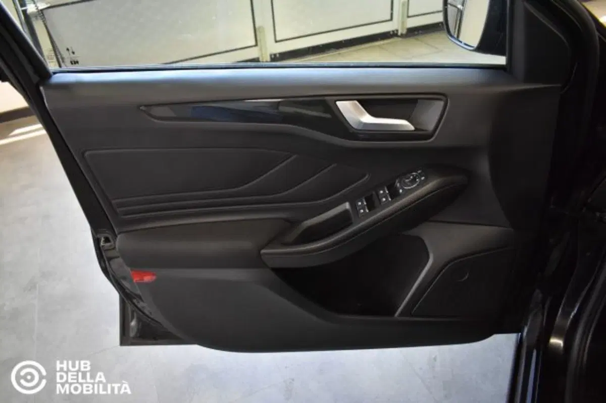 Ford Focus Station Wagon usata a Perugia (7)