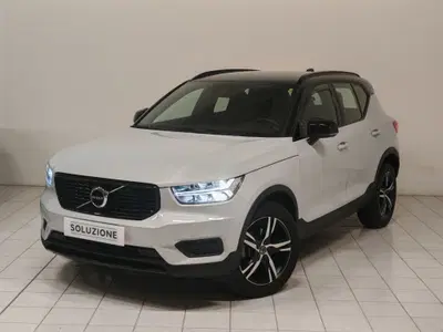 Volvo XC40 T3 Geartronic R-design del 2019 usata a Verbania