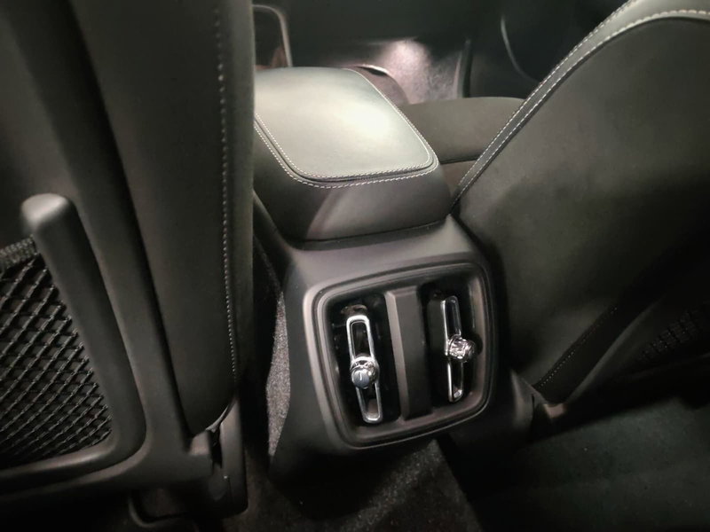 Volvo XC40 usata a Verbano Cusio Ossola (16)