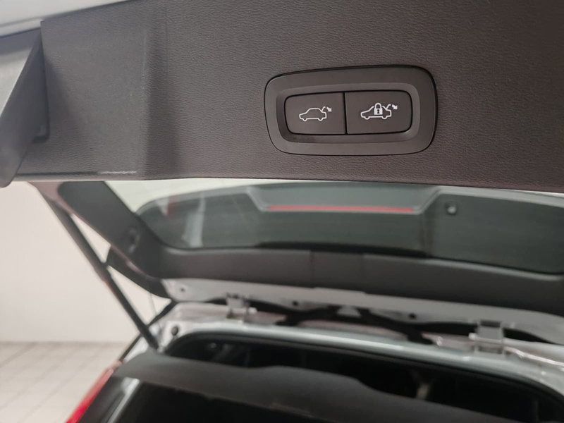Volvo XC40 usata a Verbano Cusio Ossola (17)