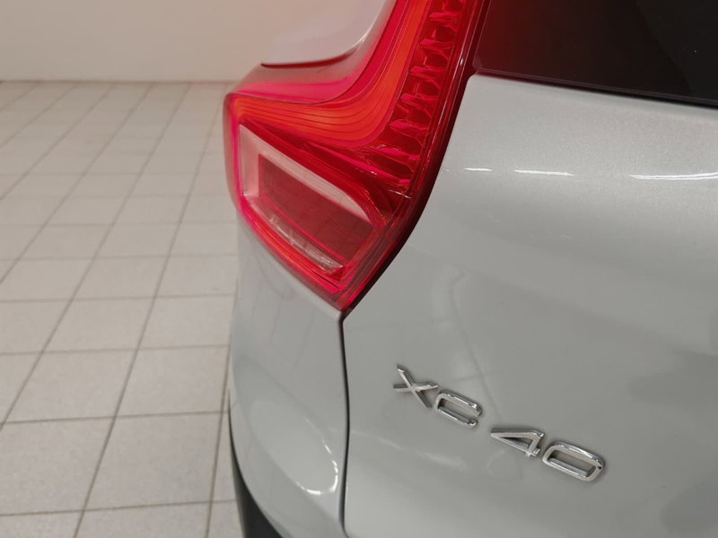 Volvo XC40 usata a Verbano Cusio Ossola (18)