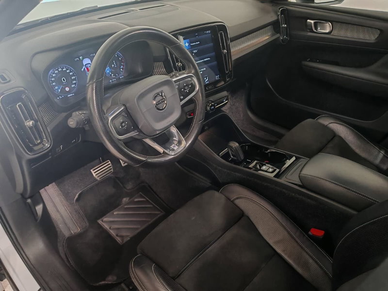 Volvo XC40 usata a Verbano Cusio Ossola (19)