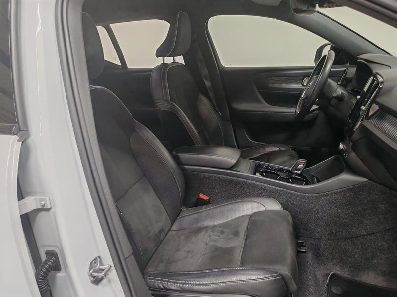 Volvo XC40 usata a Verbano Cusio Ossola (3)