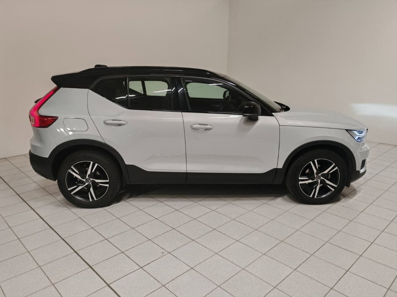 Volvo XC40 usata a Verbano Cusio Ossola (6)