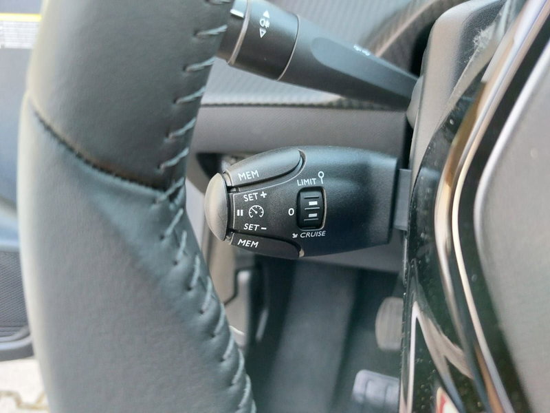 Peugeot 208 nuova a Pavia (10)