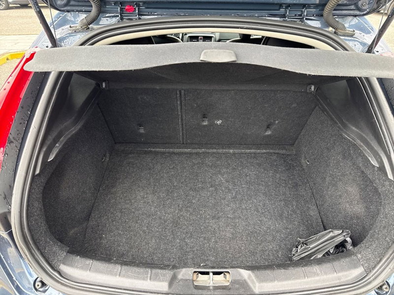 Volvo V40 Cross Country usata a Reggio Calabria (8)