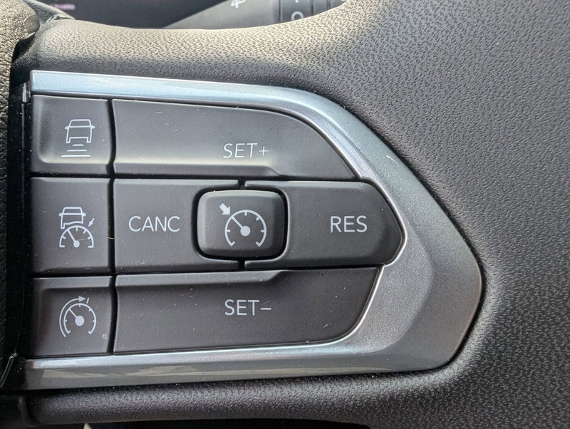 Jeep Compass usata a Milano (17)