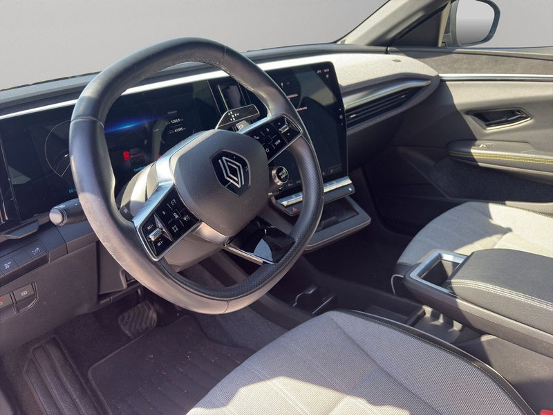 Renault Megane E-Tech Electric usata a Perugia (10)