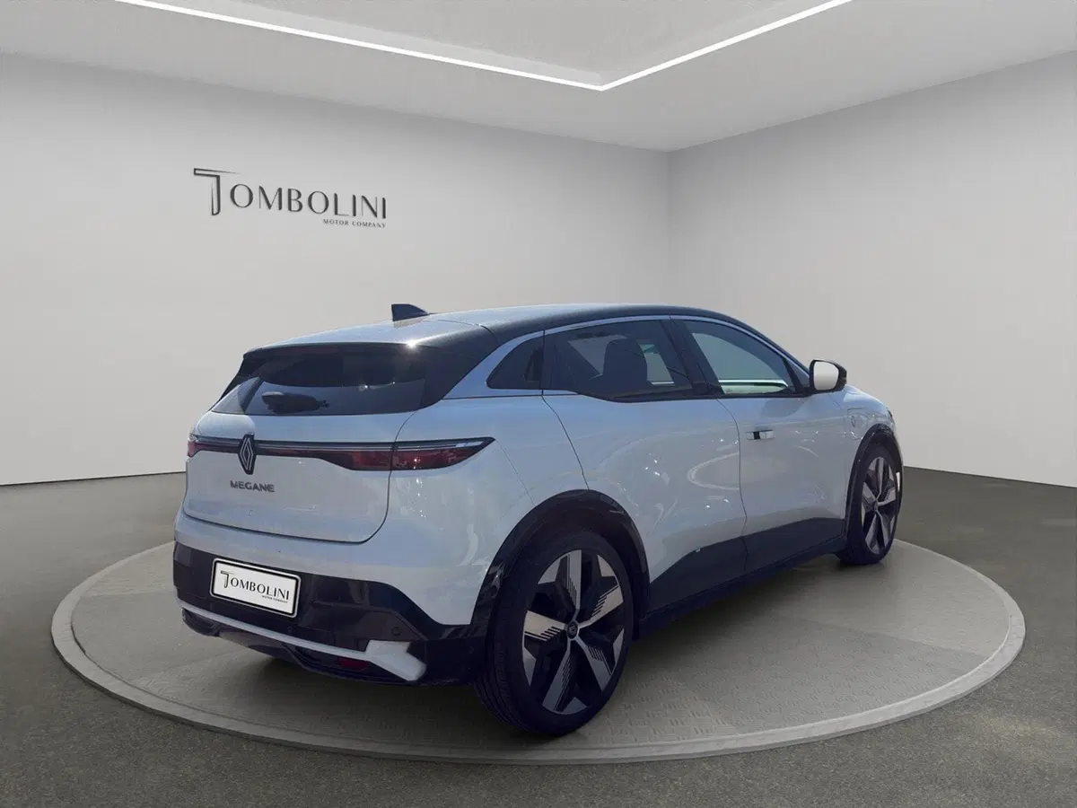 Renault Megane E-Tech Electric usata a Perugia (7)
