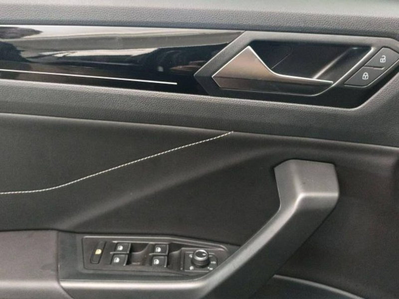 Volkswagen T-Roc usata a Novara (17)