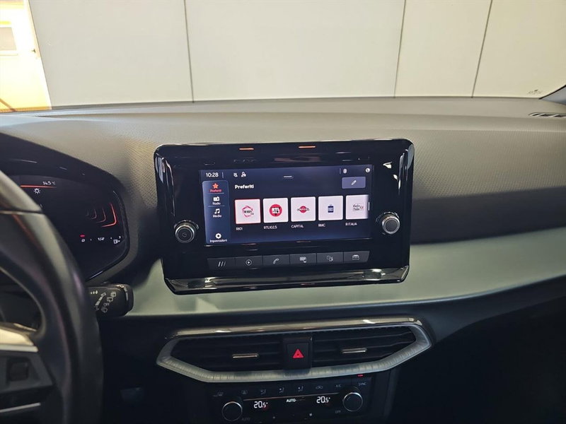 SEAT Arona usata a Lecco (13)
