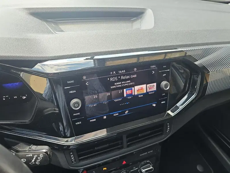 Volkswagen T-Cross usata a Lecco (13)
