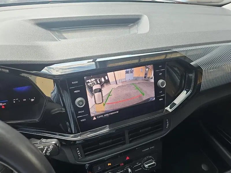 Volkswagen T-Cross usata a Lecco (15)