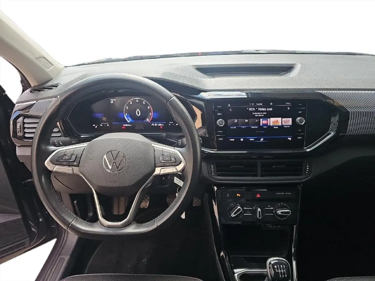 Volkswagen T-Cross usata a Lecco (9)