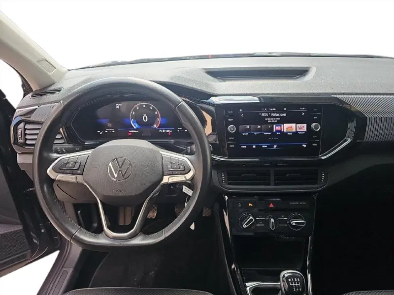Volkswagen T-Cross usata a Lecco (9)