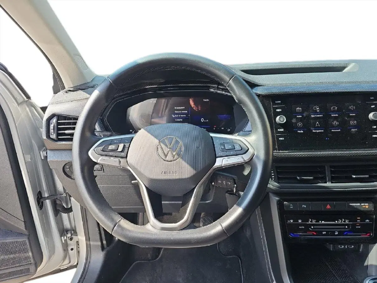Volkswagen T-Cross usata a Lecco (12)
