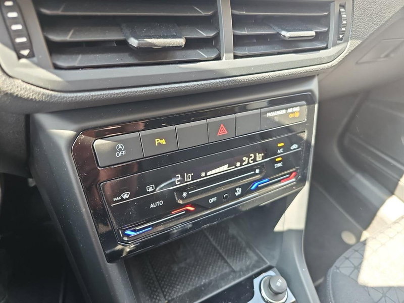 Volkswagen T-Cross usata a Lecco (15)
