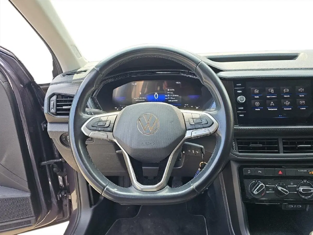 Volkswagen T-Cross usata a Lecco (10)
