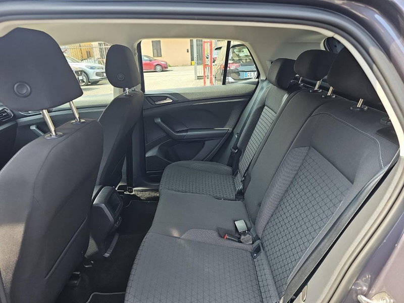 Volkswagen T-Cross usata a Lecco (12)