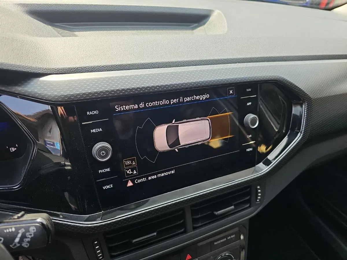Volkswagen T-Cross usata a Lecco (17)