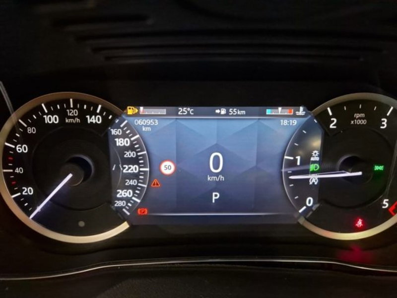 Jaguar E-Pace usata a Livorno (12)