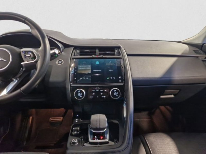 Jaguar E-Pace usata a Livorno (16)