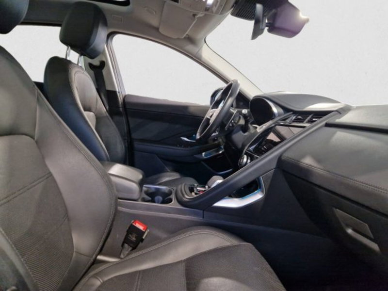 Jaguar E-Pace usata a Livorno (4)
