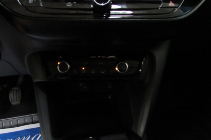 Opel Corsa nuova a Milano (10)