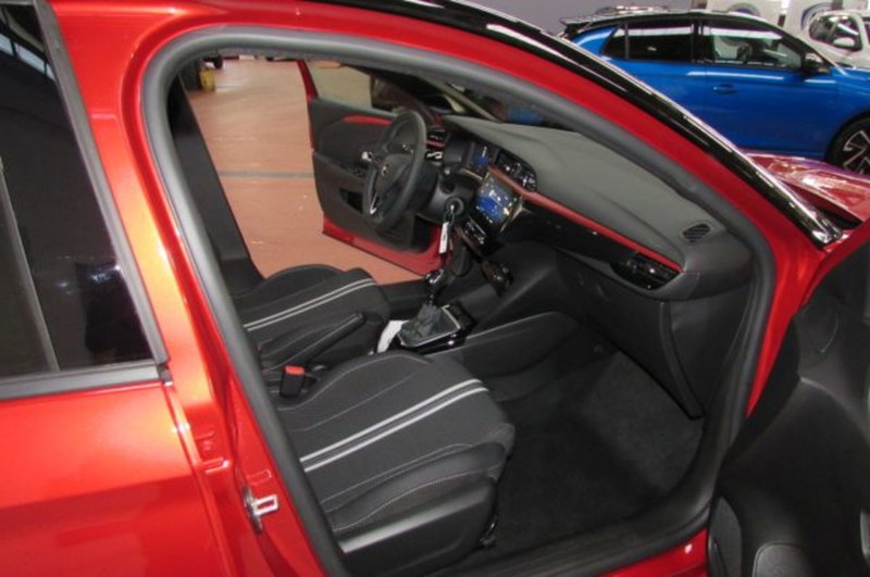 Opel Corsa nuova a Milano (16)