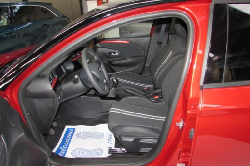 Opel Corsa nuova a Milano (6)