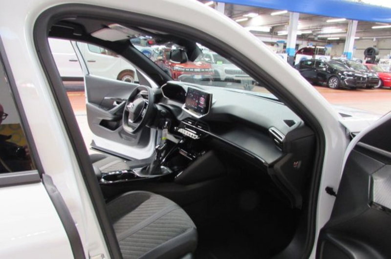 Peugeot 2008 usata a Milano (16)