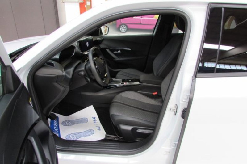 Peugeot 2008 usata a Milano (6)