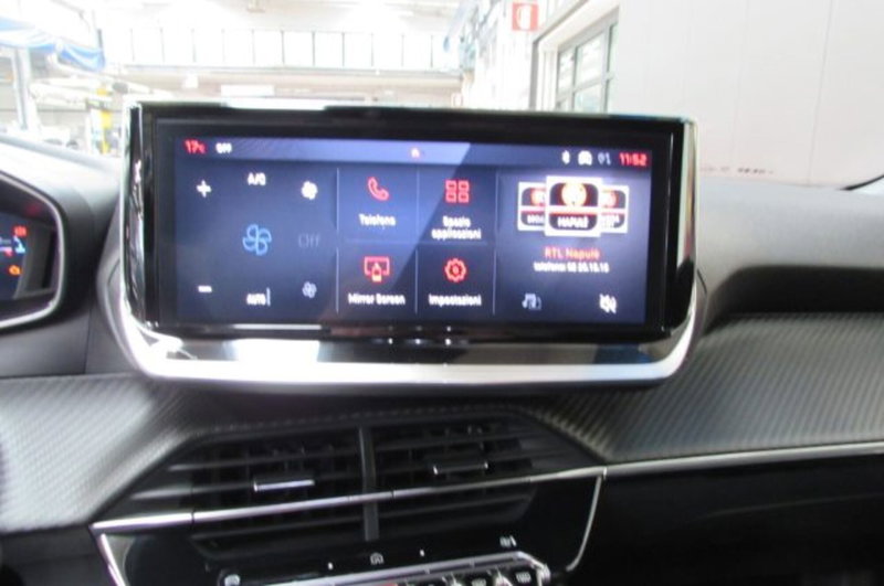 Peugeot 2008 usata a Milano (9)