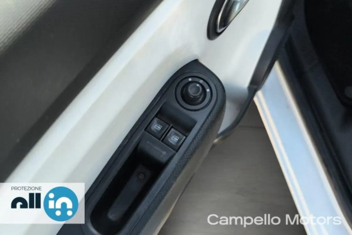 Renault Twingo usata a Venezia (15)