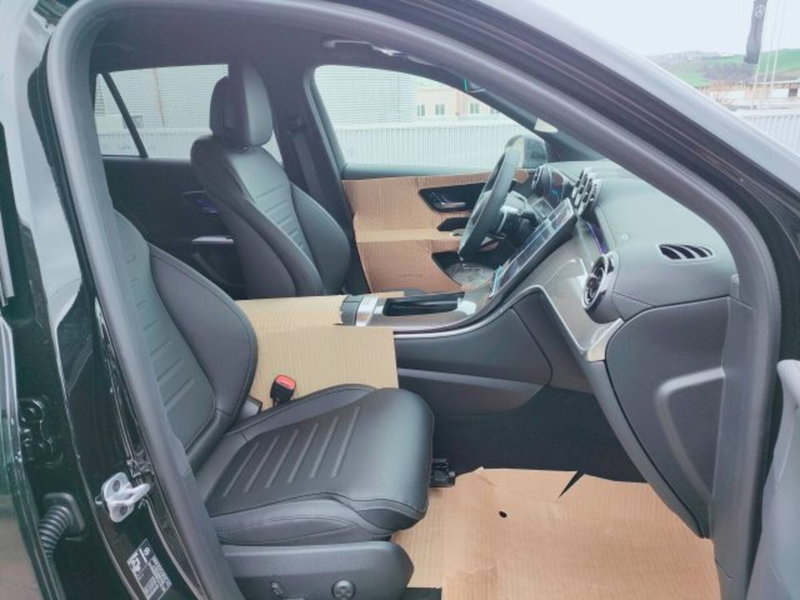 Mercedes-Benz GLC SUV nuova a Teramo (10)
