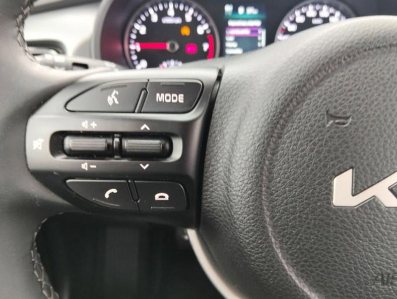 Kia Rio usata a Como (11)
