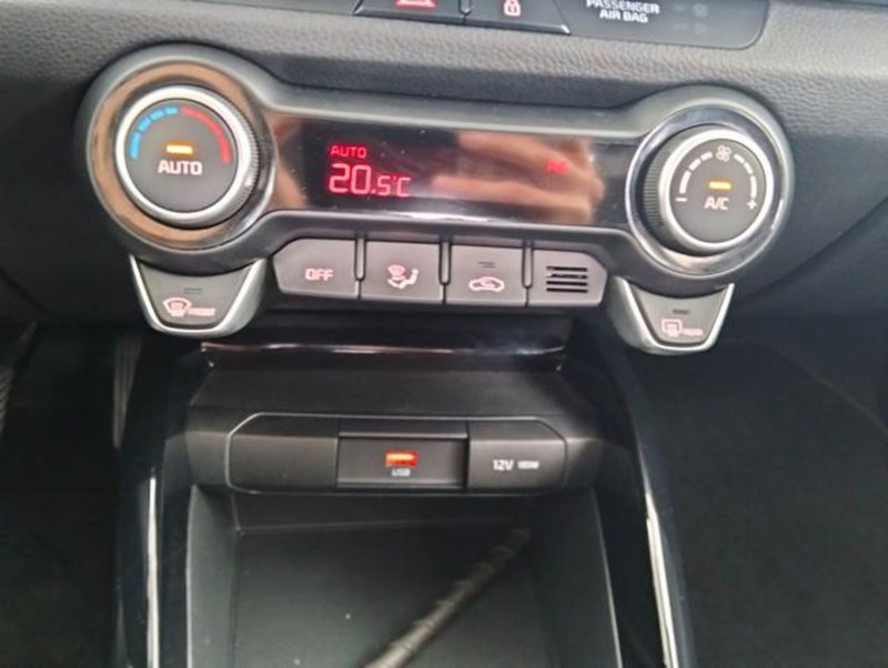 Kia Rio usata a Como (17)