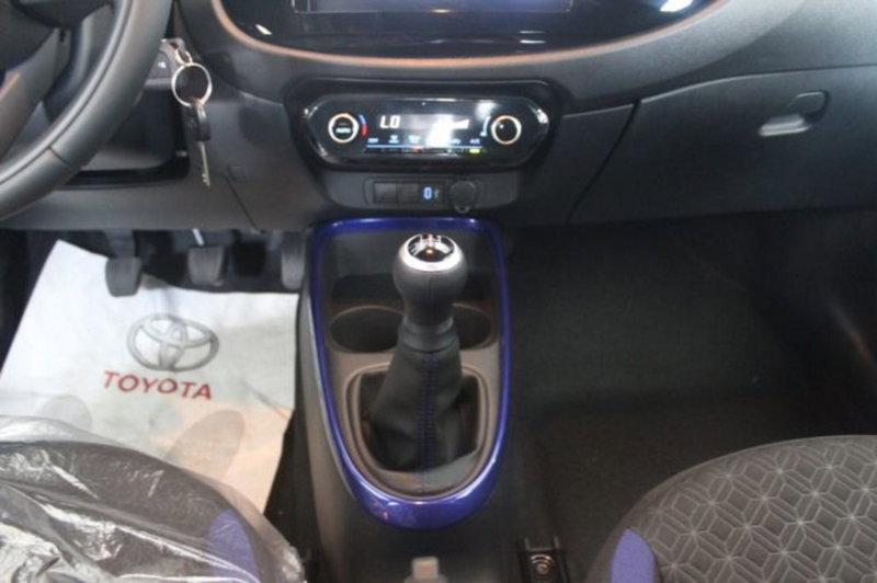 Toyota Aygo X usata a Roma (14)