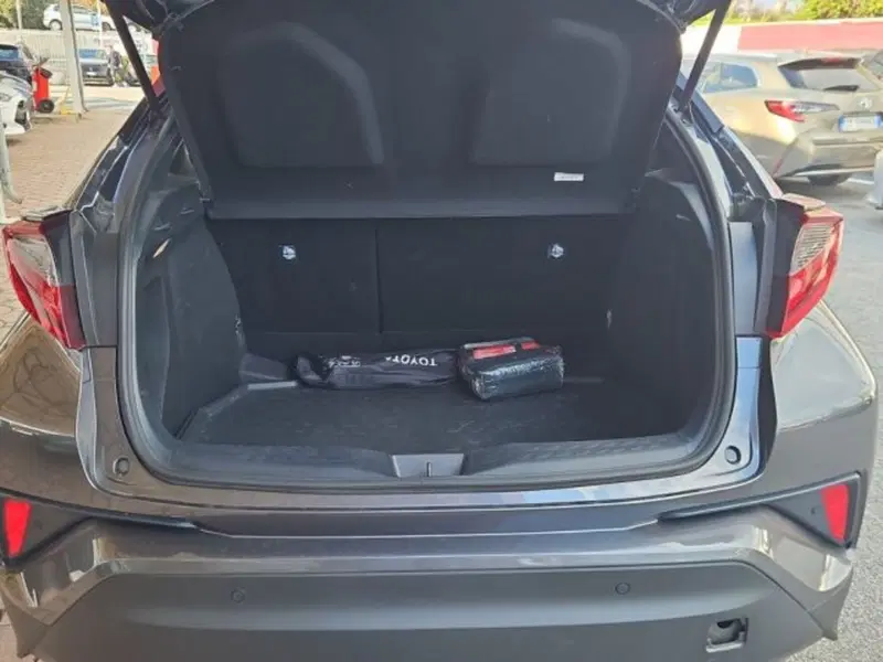 Toyota Toyota C-HR usata a Roma (6)