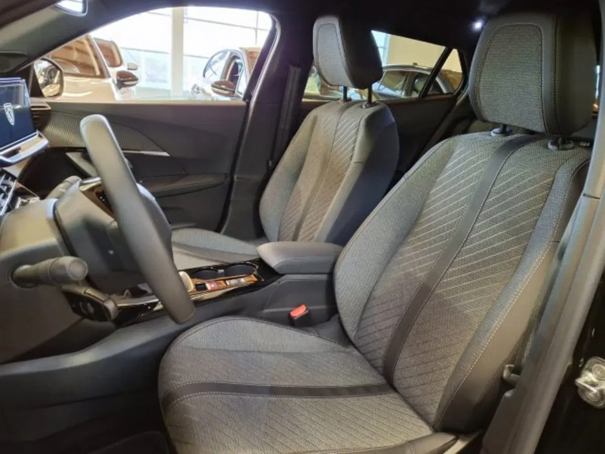 Peugeot 2008 nuova a Vicenza (8)