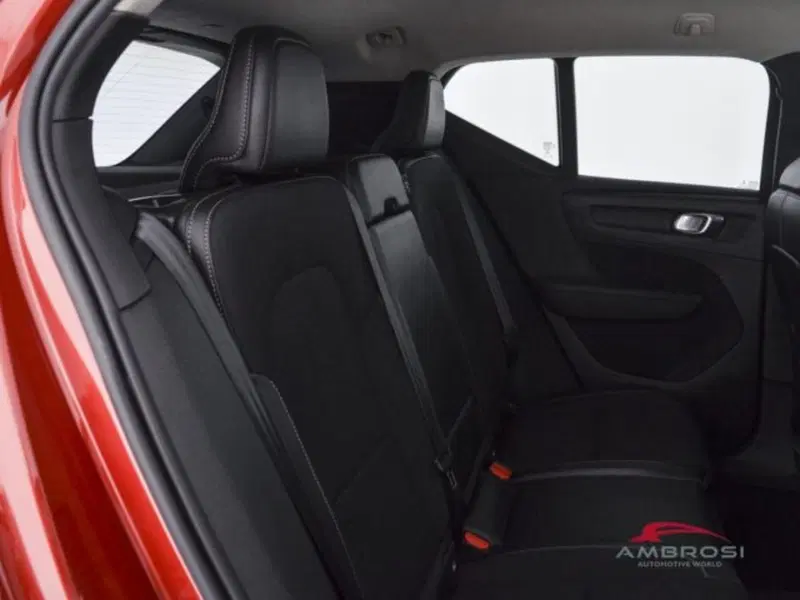 Volvo XC40 usata a Perugia (11)