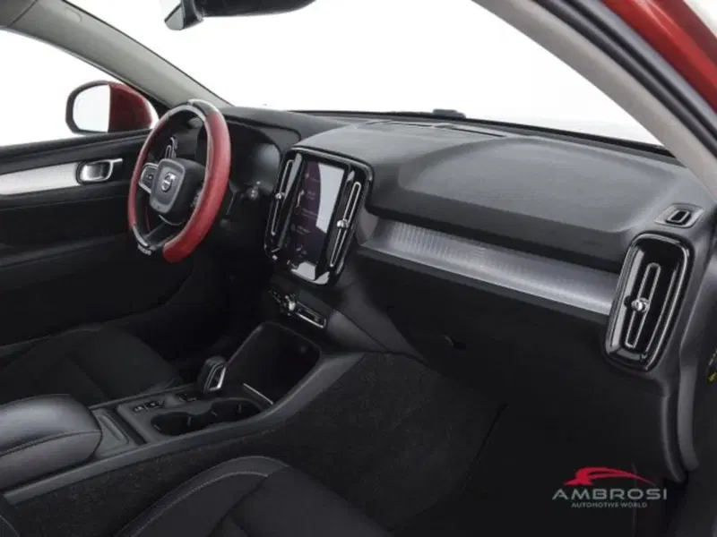 Volvo XC40 usata a Perugia (12)