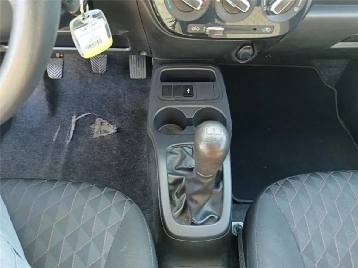 Mitsubishi Space Star usata a Bari (18)