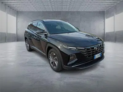Hyundai Tucson 1.6 crdi 48V Xline 2wd dct del 2022 usata a Bari