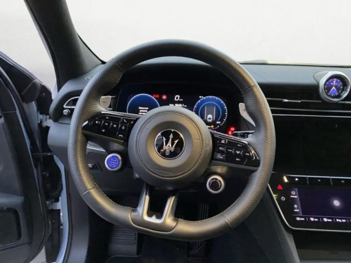 Maserati Grecale usata a Udine (11)