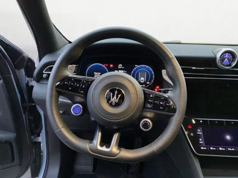 Maserati Grecale usata a Udine (11)