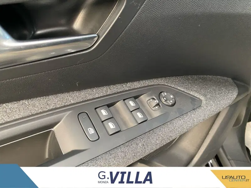 Peugeot 3008 nuova a Monza e Brianza (17)